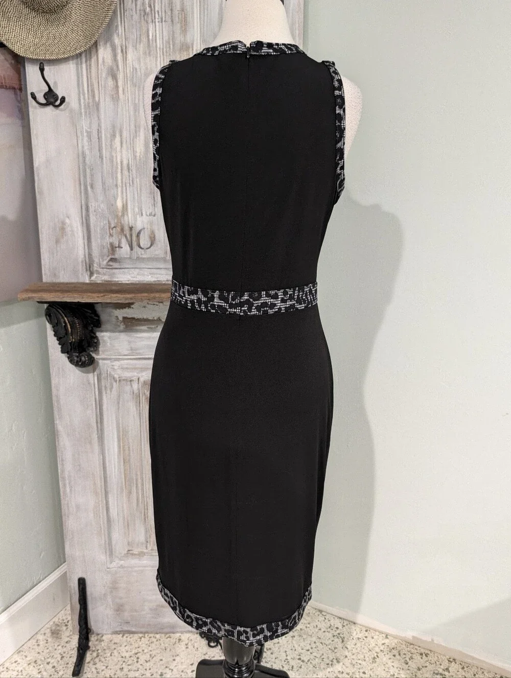 🖤SOLD🖤Michael Kors Black Sleeveless Sheath Dress with Gray Leopard-Print Trim